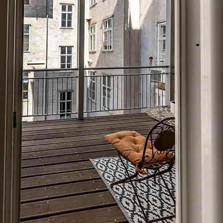 Vienna Apartment 1010-2